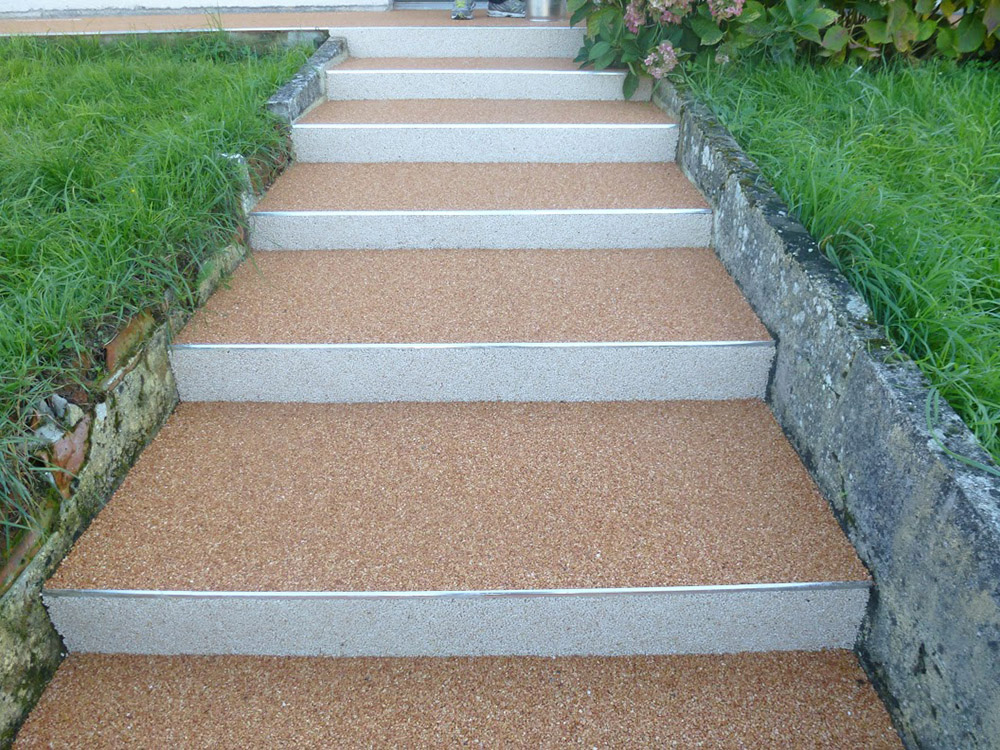 06 - Escalier tapis de pierre